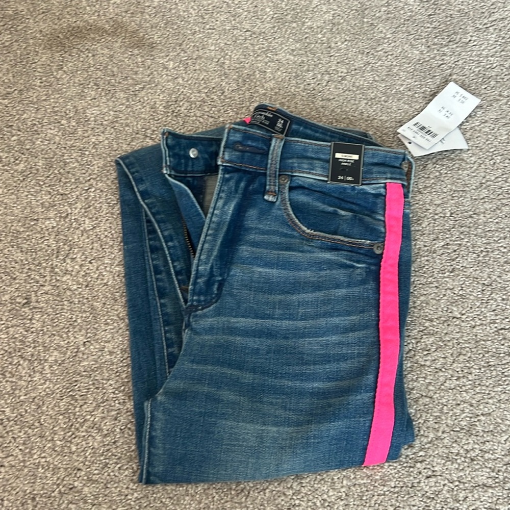 New with Tags Abercrombie &Fitch 24/00 Simone High Rise Ankle Jeans